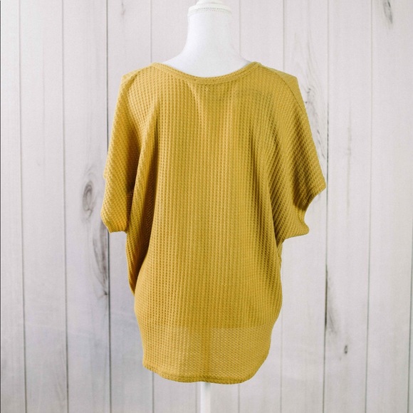 ✨LAST ONE!✨ The Anais Top - Picture 3 of 8